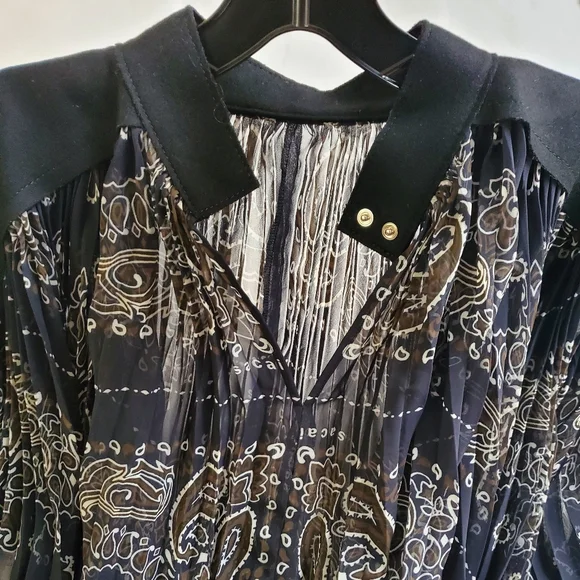 NWT$1015 SACAI Bandana Print Logo Pleated Pullover Top Blouse Sz JP 3 (US Large) - Picture 13 of 15